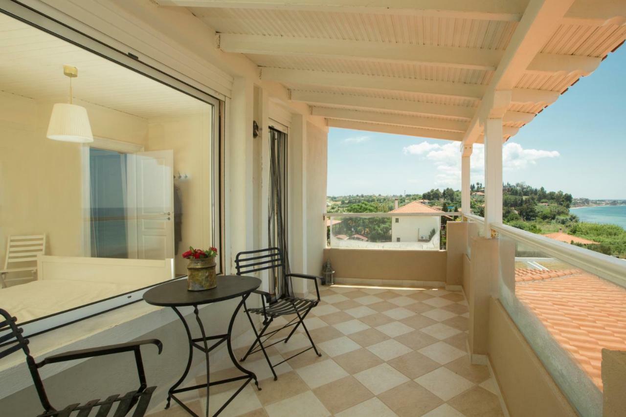 Magnificent Seascape Villa On A Secluded Beach Nea Moudania Exterior foto