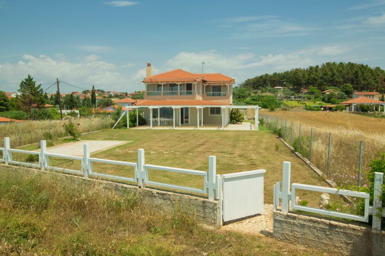 Magnificent Seascape Villa On A Secluded Beach Nea Moudania Exterior foto